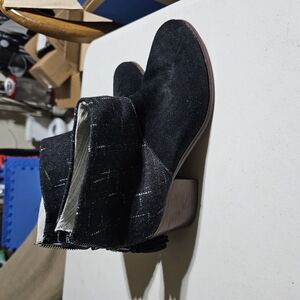 Elegant Black Suede Ankle Boots